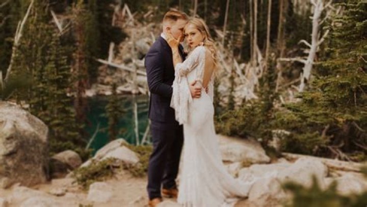 Who Is Zach Bryan Wife? Facts About Girlfriend, & Relationships