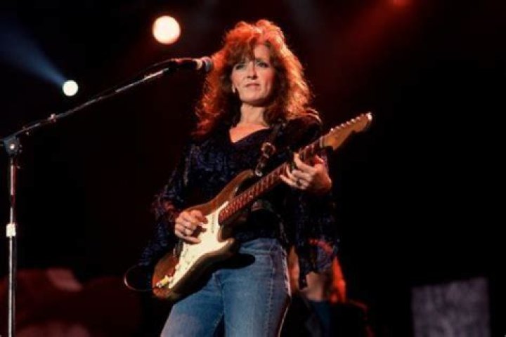 Who Was Bonnie Raitt Married To: A Deep Dive Into The Life Of The Legendary Musician