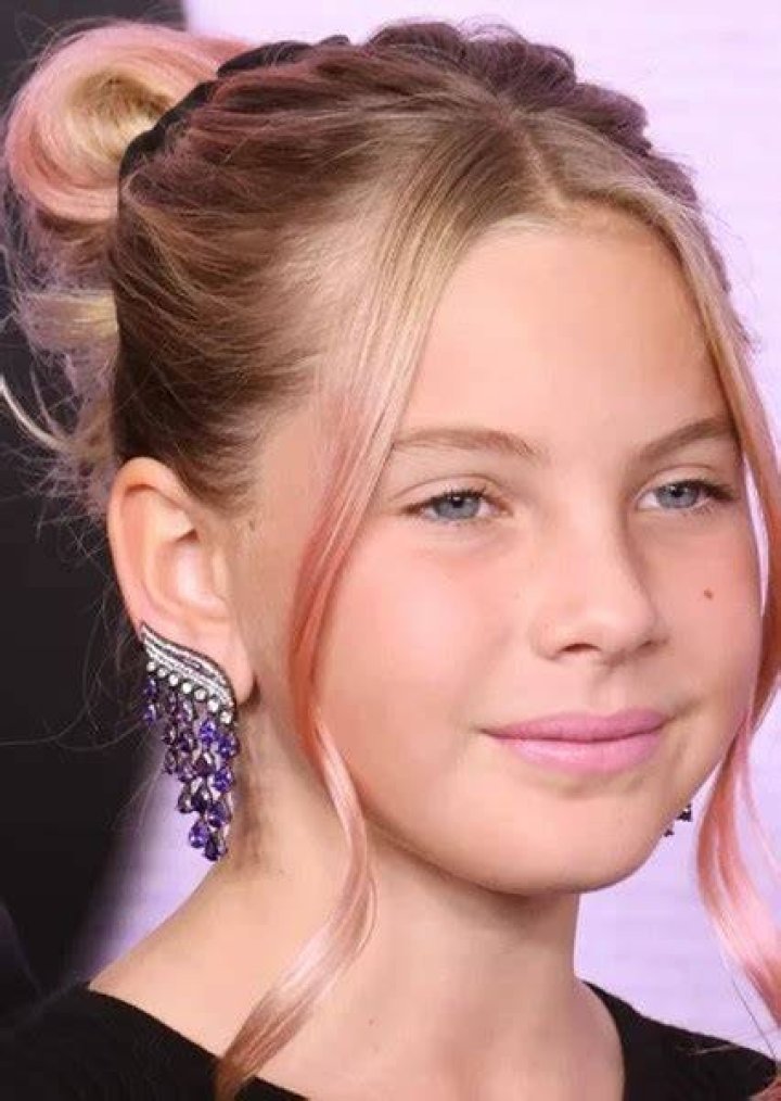 Willow Sage Hart Fan Casting