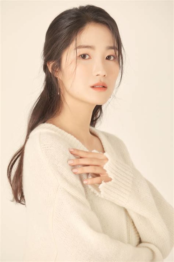 Yoon Park & model Kim Soo Bin officially tie the knot allkpop