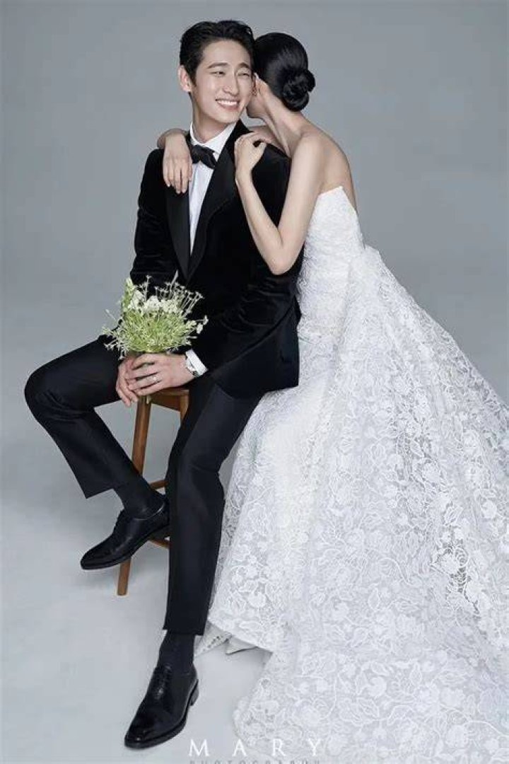 Yoon Park Announces Wedding in Heartfelt Letter MyMusicTaste