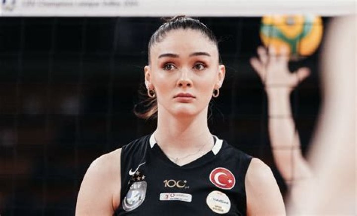 Zehra Gunes r/VolleyballGirls
