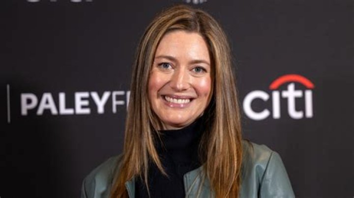 Zoe Perry's Relationships: Secrets And Surprises Revealed